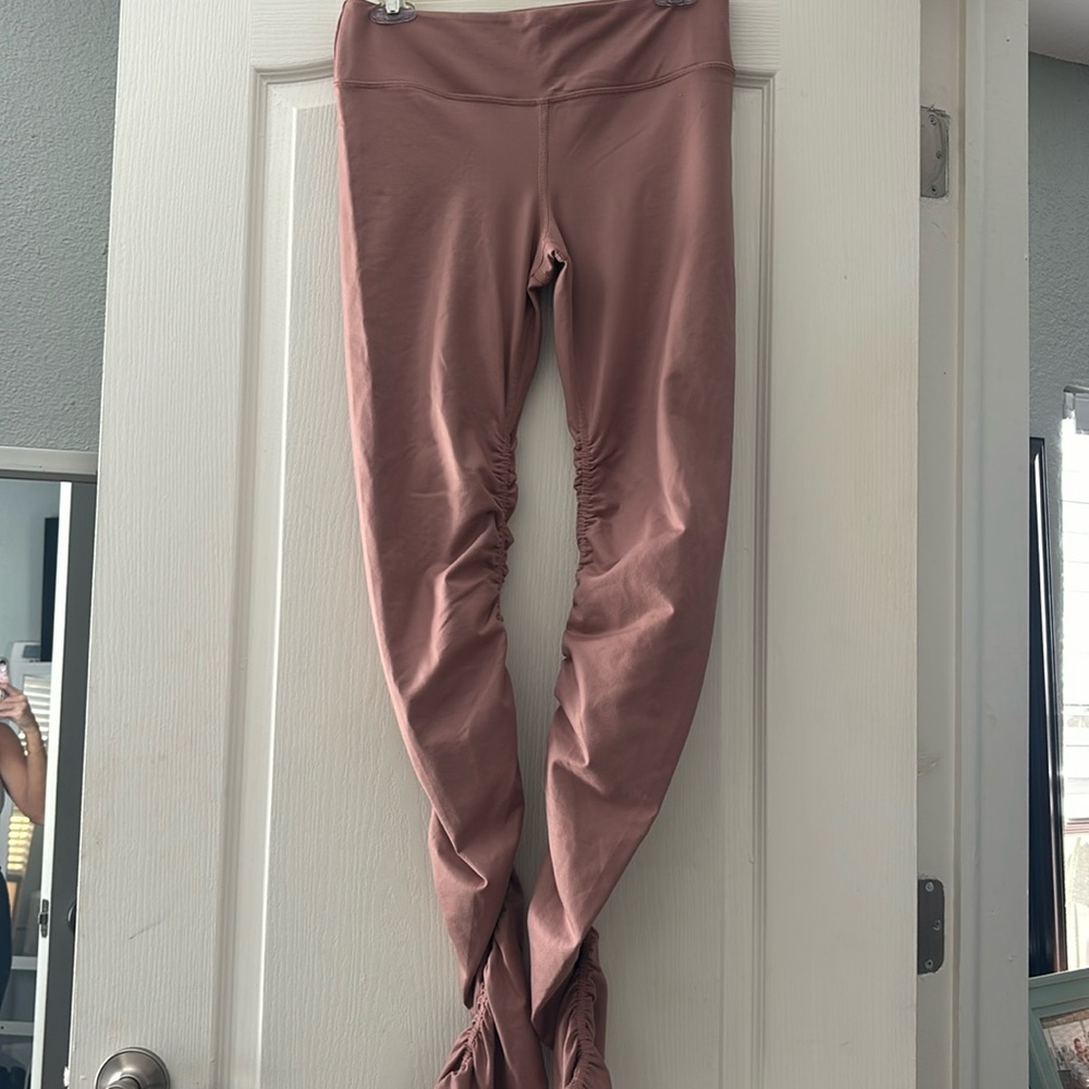 Alo yoga barre yoga pants